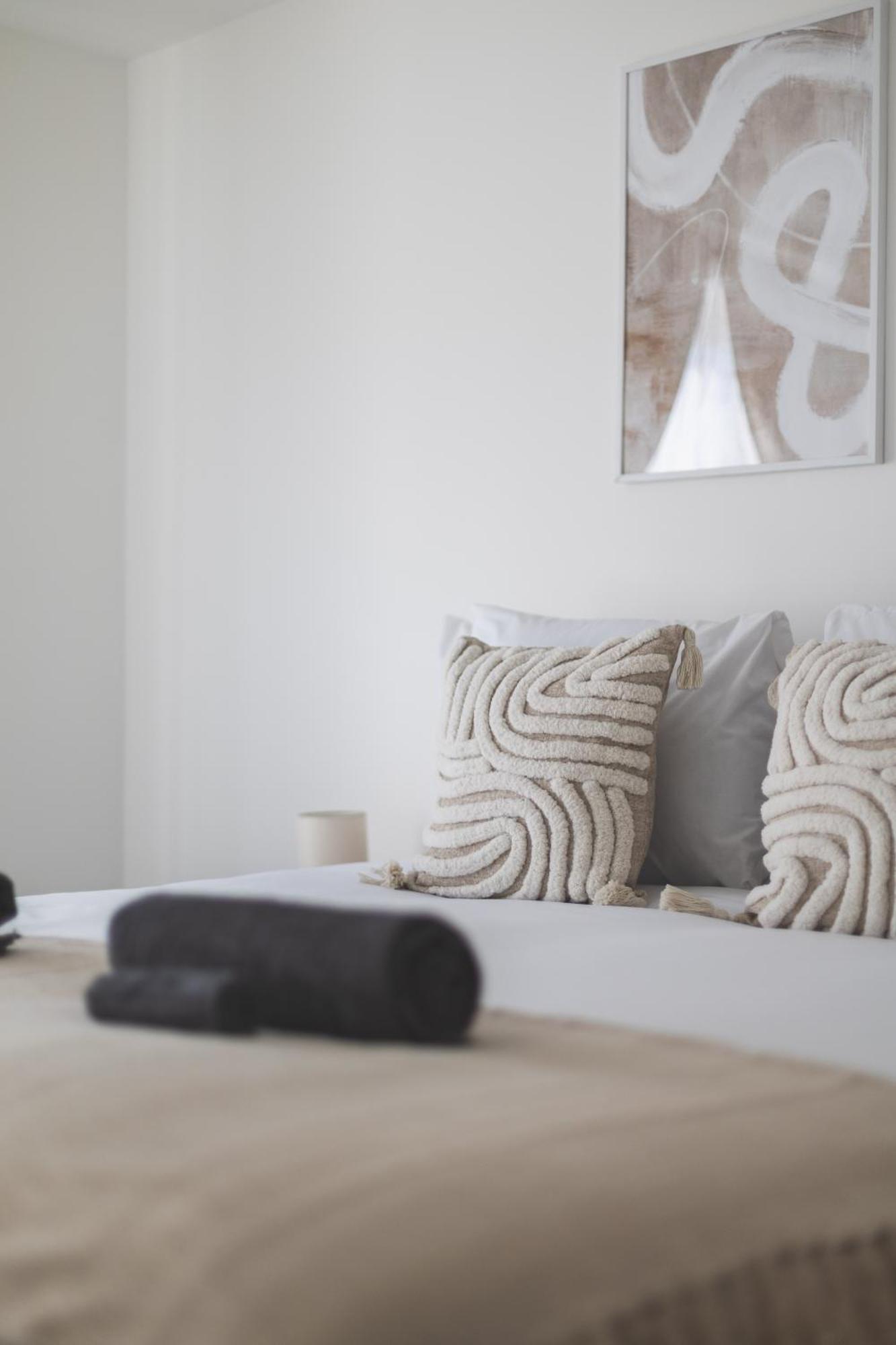 Arte Stays Serviced Houses Stratford - 3 Bedrooms 2 Bathrooms Houses London, Stratford, Maryland, Free Parking, Garden, Weekly Or Monthly Stays - Up To 8 Guests Exterior foto