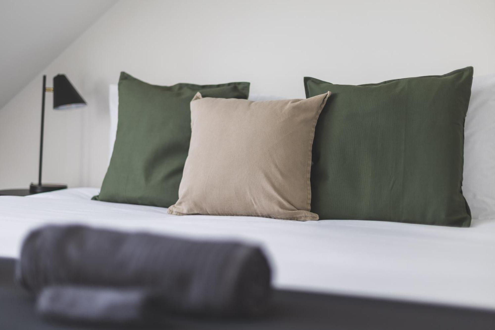 Arte Stays Serviced Houses Stratford - 3 Bedrooms 2 Bathrooms Houses London, Stratford, Maryland, Free Parking, Garden, Weekly Or Monthly Stays - Up To 8 Guests Exterior foto