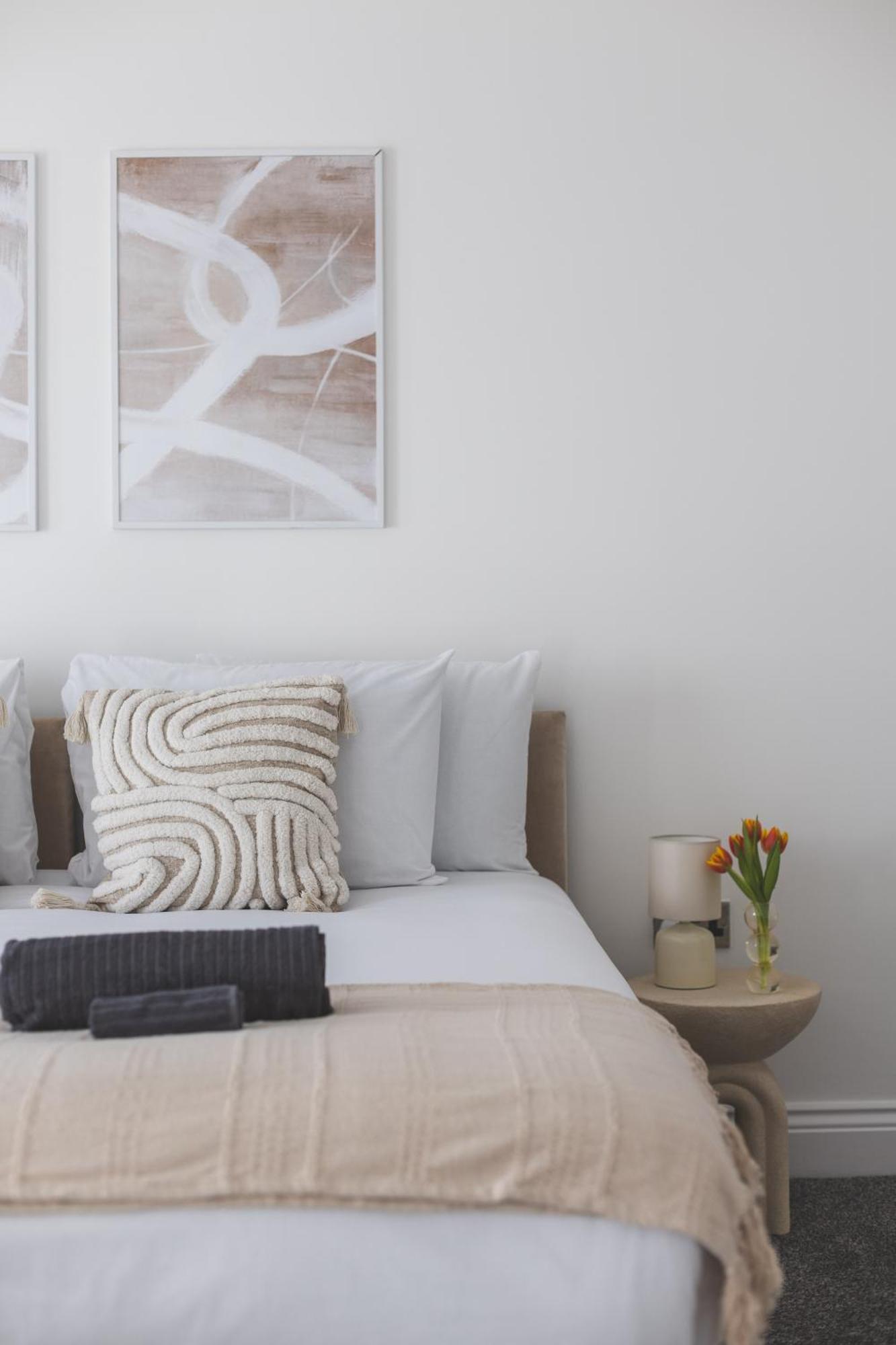 Arte Stays Serviced Houses Stratford - 3 Bedrooms 2 Bathrooms Houses London, Stratford, Maryland, Free Parking, Garden, Weekly Or Monthly Stays - Up To 8 Guests Exterior foto