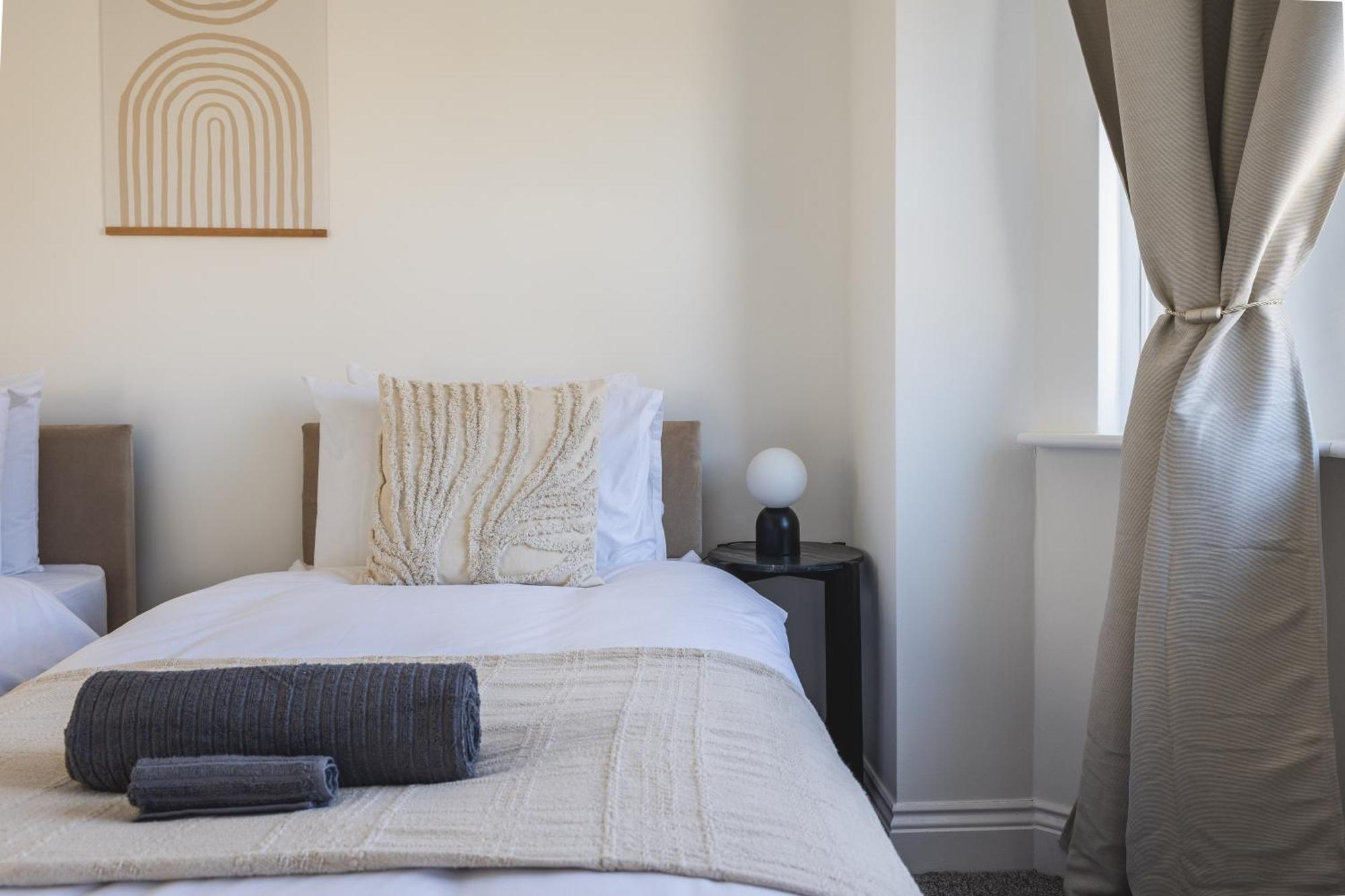 Arte Stays Serviced Houses Stratford - 3 Bedrooms 2 Bathrooms Houses London, Stratford, Maryland, Free Parking, Garden, Weekly Or Monthly Stays - Up To 8 Guests Exterior foto