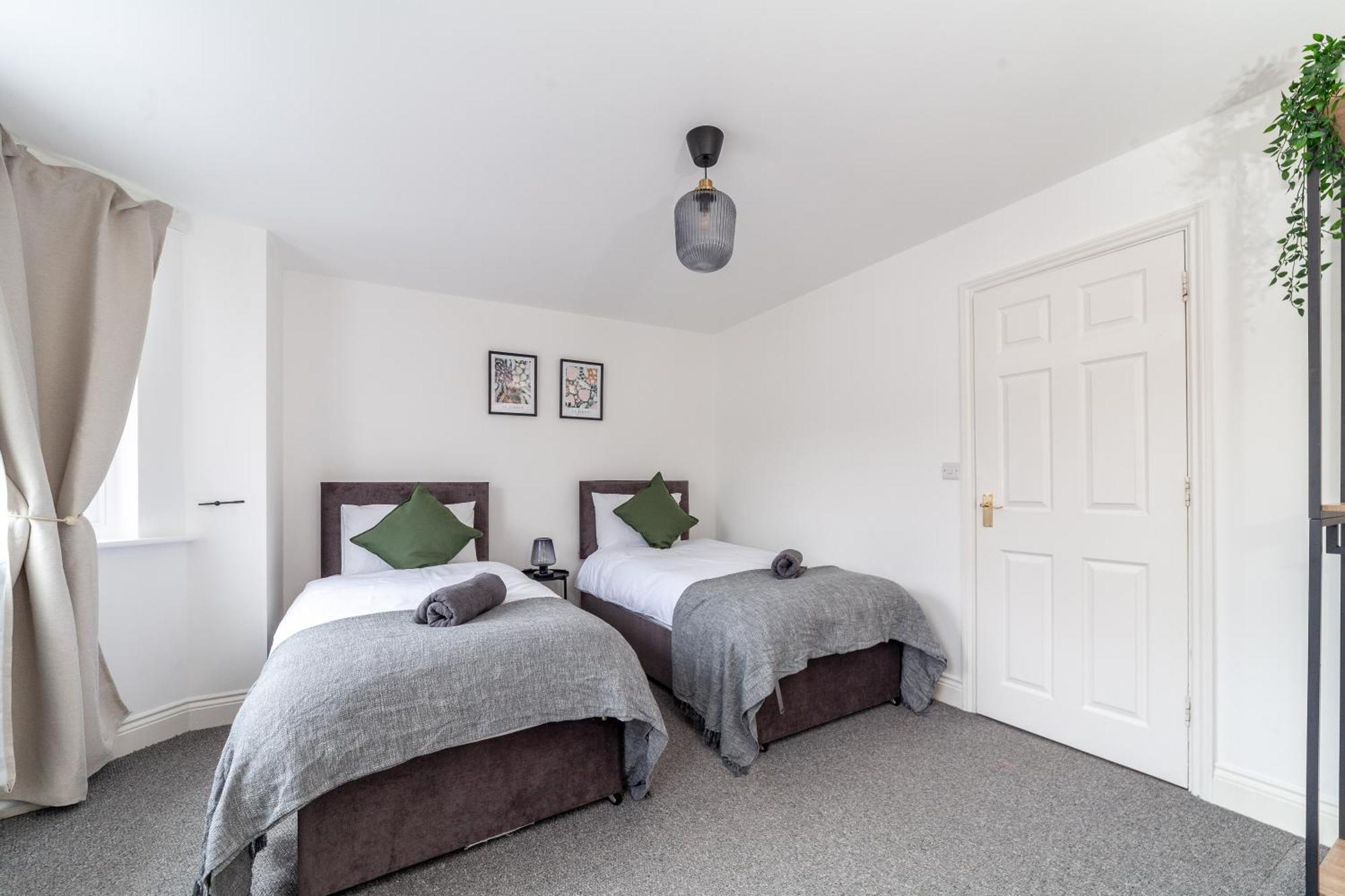 Arte Stays Serviced Houses Stratford - 3 Bedrooms 2 Bathrooms Houses London, Stratford, Maryland, Free Parking, Garden, Weekly Or Monthly Stays - Up To 8 Guests Exterior foto