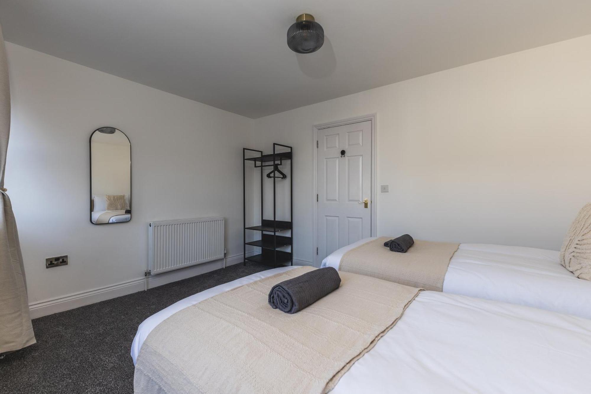 Arte Stays Serviced Houses Stratford - 3 Bedrooms 2 Bathrooms Houses London, Stratford, Maryland, Free Parking, Garden, Weekly Or Monthly Stays - Up To 8 Guests Exterior foto